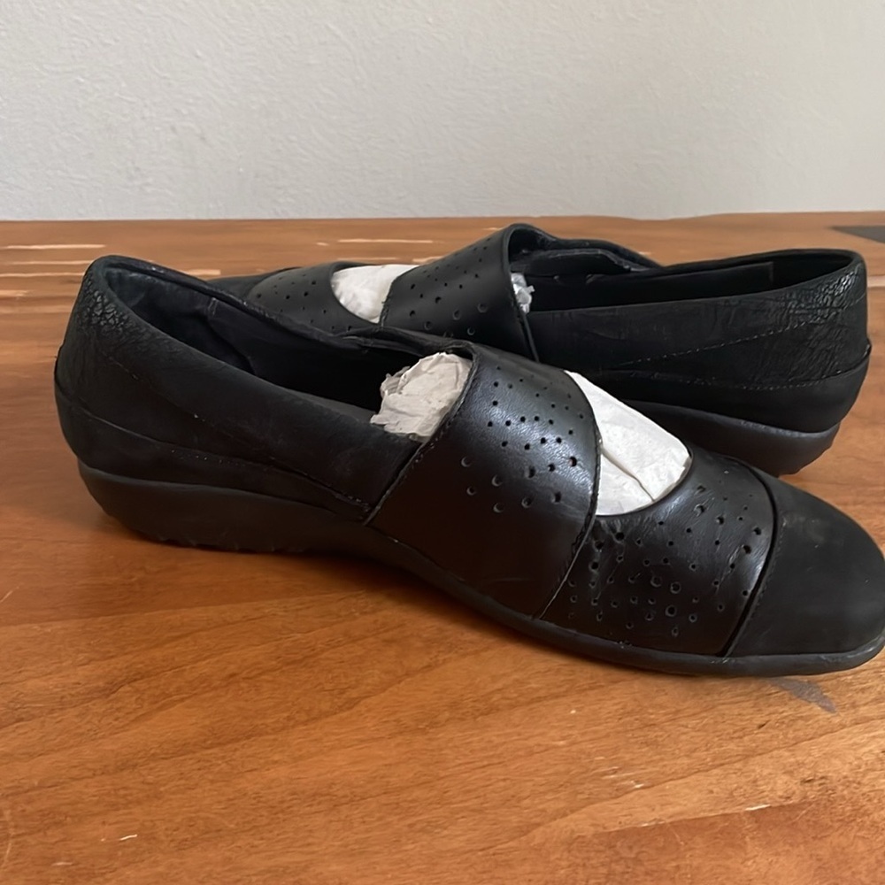 Naot Aroha Mary Jane Flats Black Glass Perforated Slip Resistant Size 42 (11) - Picture 6 of 14